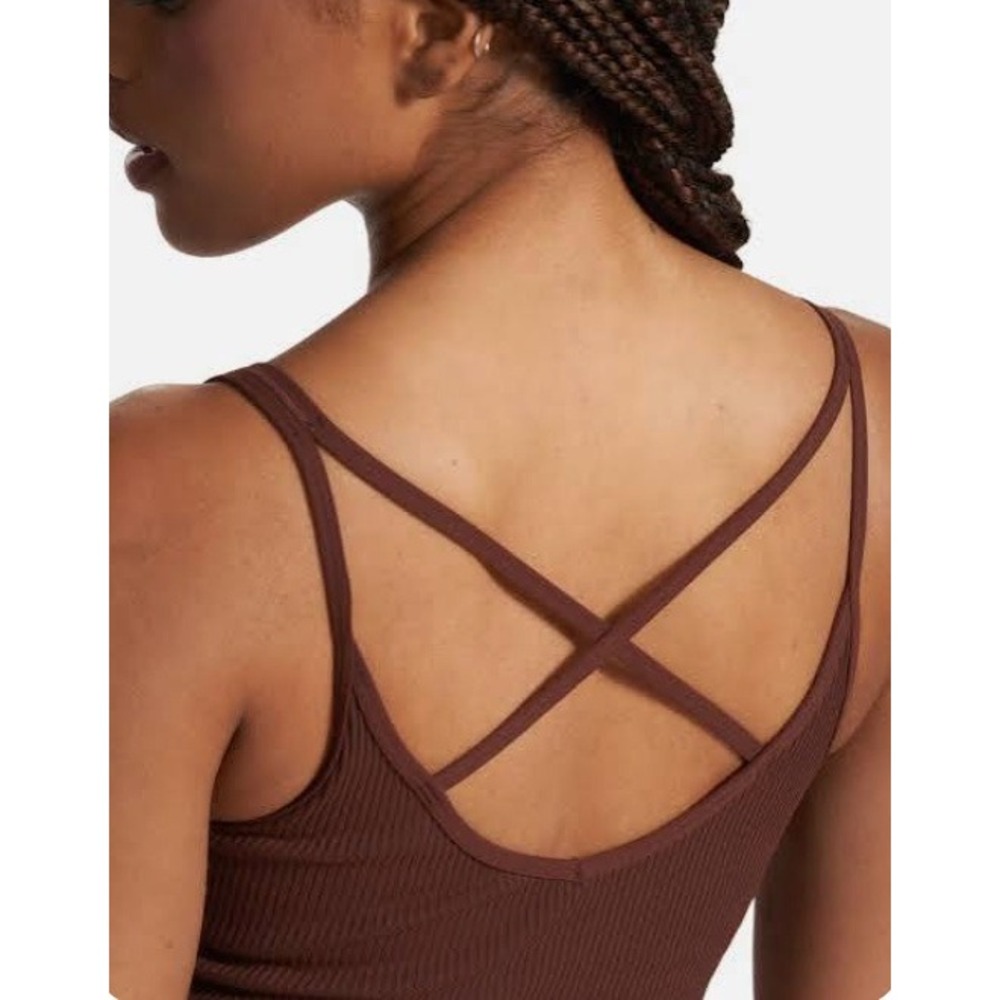 Vuori Rib Crop Tank Mulberry Brown Strappy Back Shelf Bra VW189 Womens M NWT - Picture 2 of 11